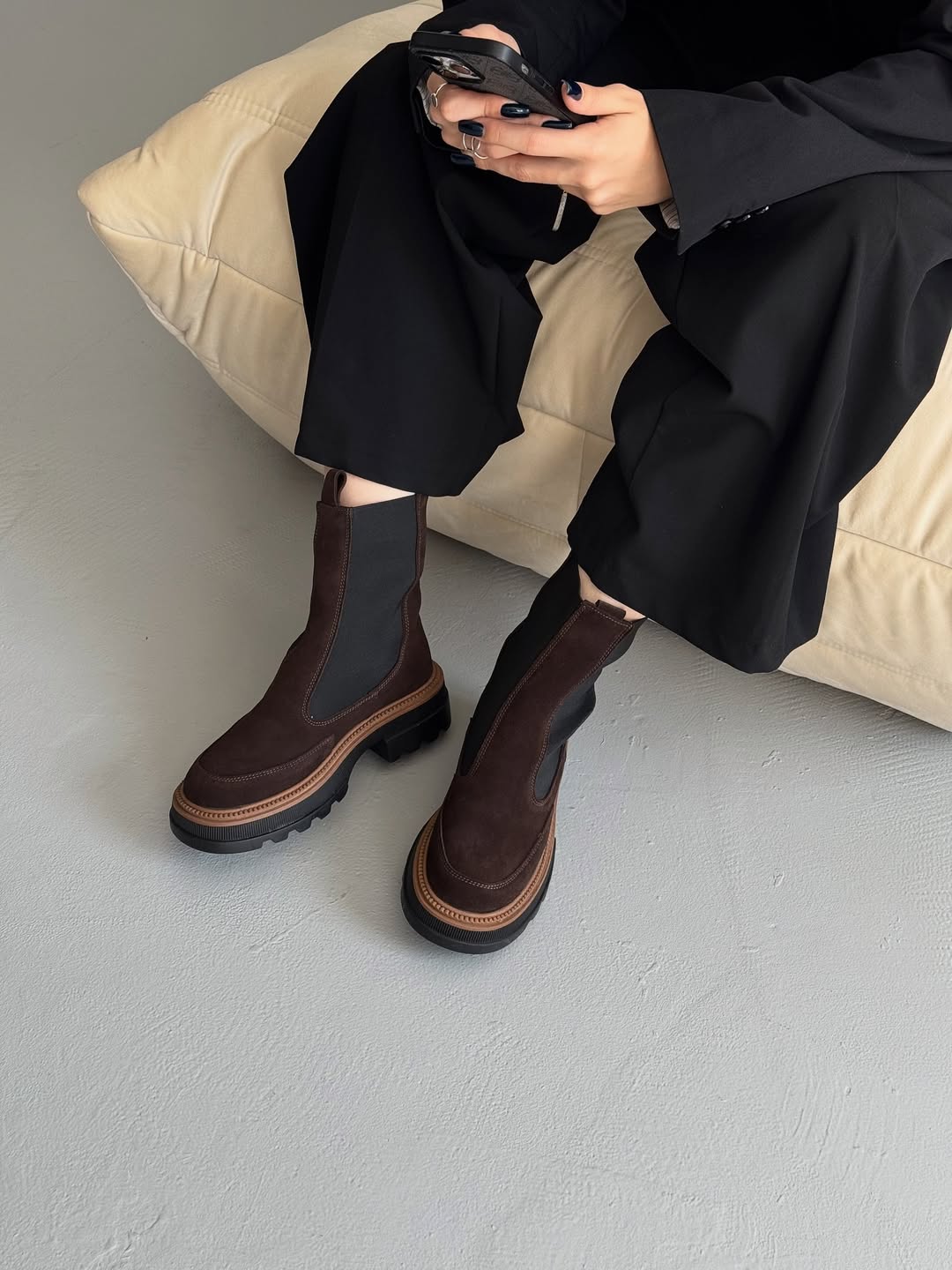 Від хутряних балеток до утеплених лоферів: головні тренди взуття холодного сезону