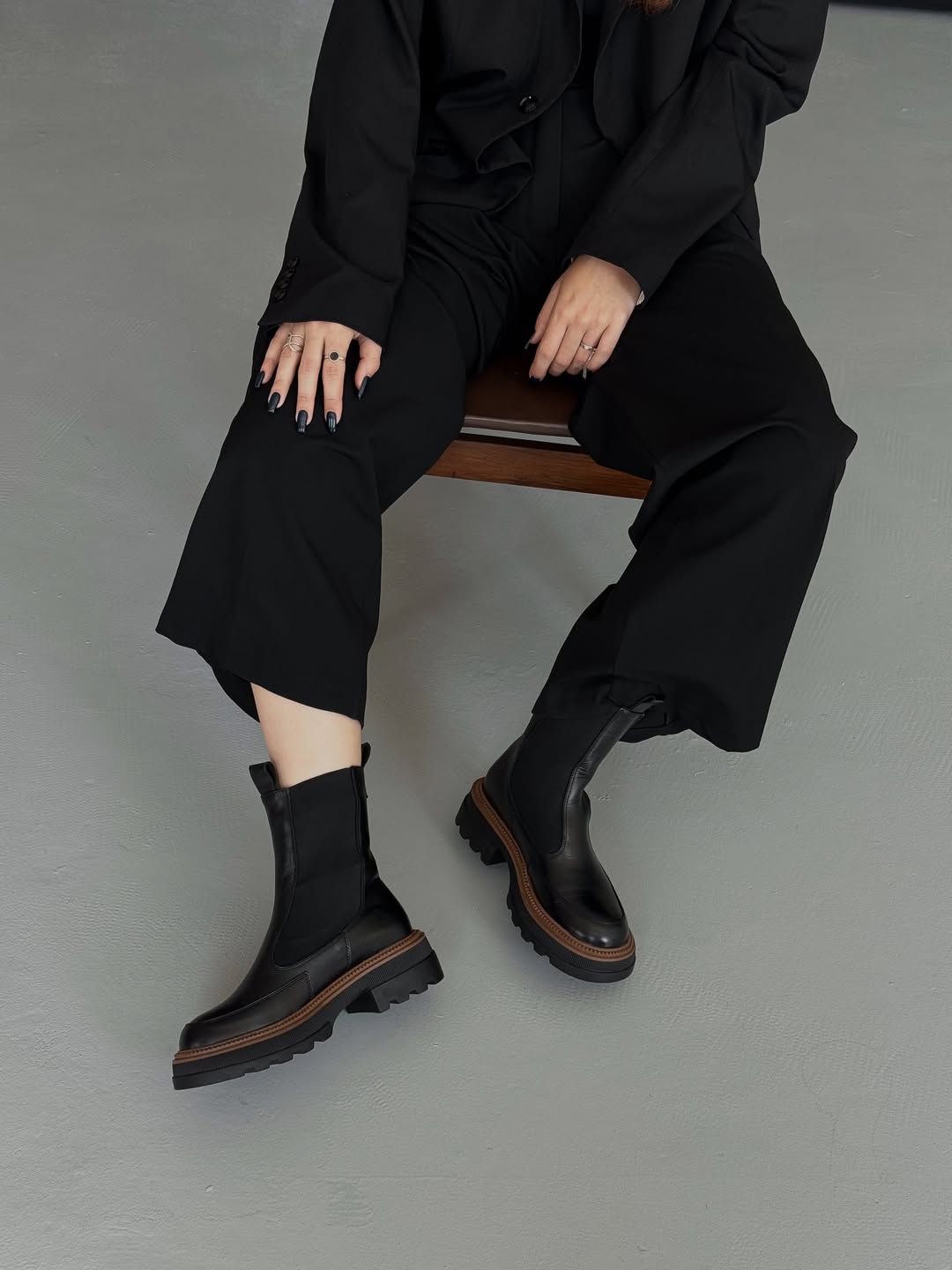 Від хутряних балеток до утеплених лоферів: головні тренди взуття холодного сезону