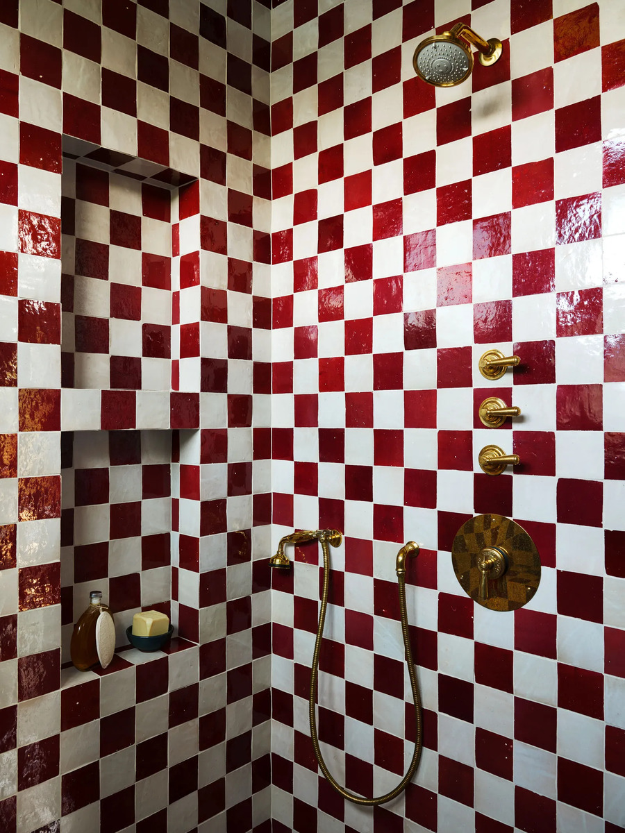 В оточенні гір: Кендалл Дженнер показала свій новий будинок у Каліфорнії