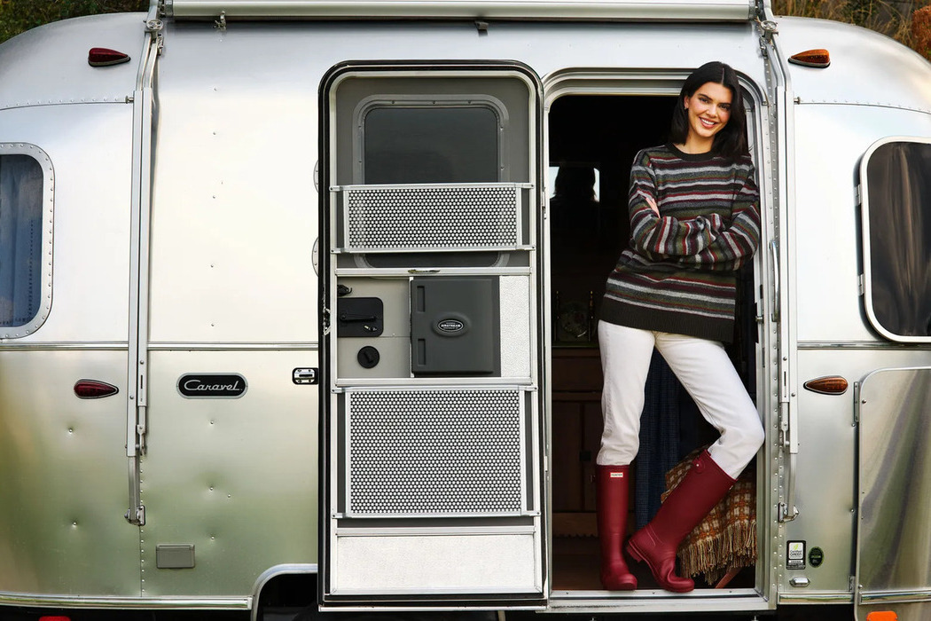 В оточенні гір: Кендалл Дженнер показала свій новий будинок у Каліфорнії