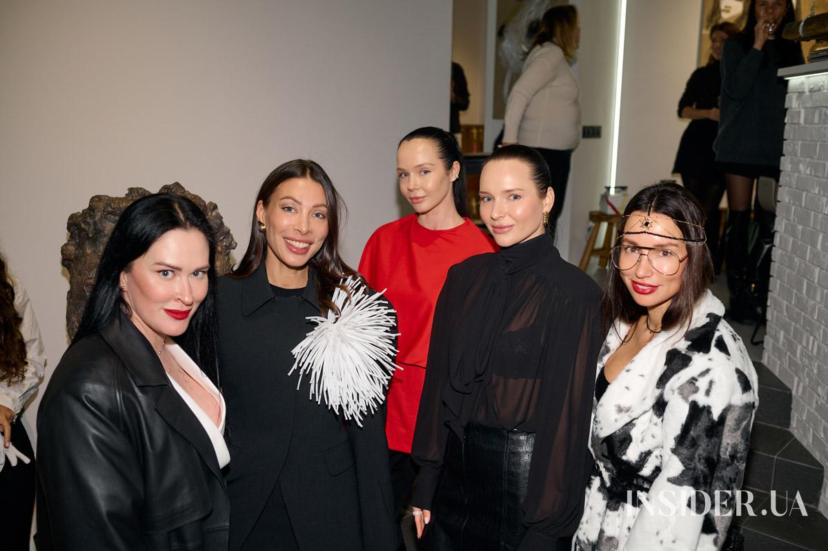 Без ролей і прикрас: як пройшла перша зустріч «Недосконалих жінок»