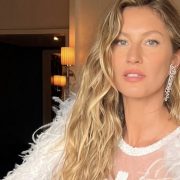 Зірка фільму &laquo;Ти &mdash; космос&raquo; та UAnimals закликали брати тварин з притулків