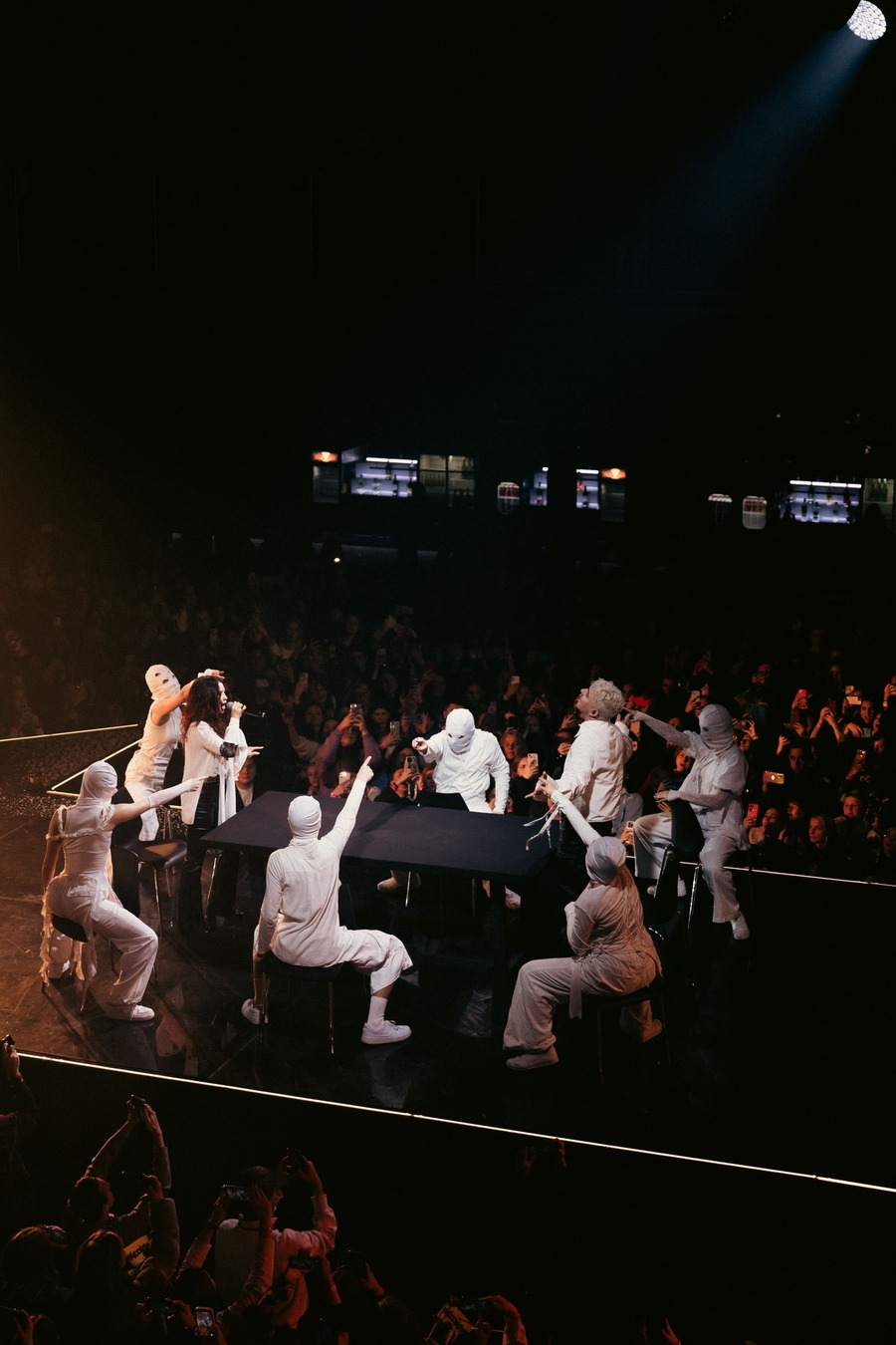 Дует із військовим і камео нареченого: MÉLOVIN дав концерт у Києві