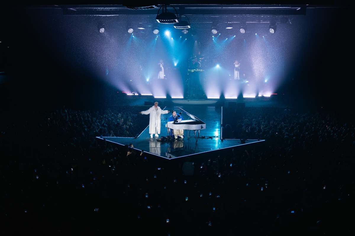 Дует із військовим і камео нареченого: MÉLOVIN дав концерт у Києві