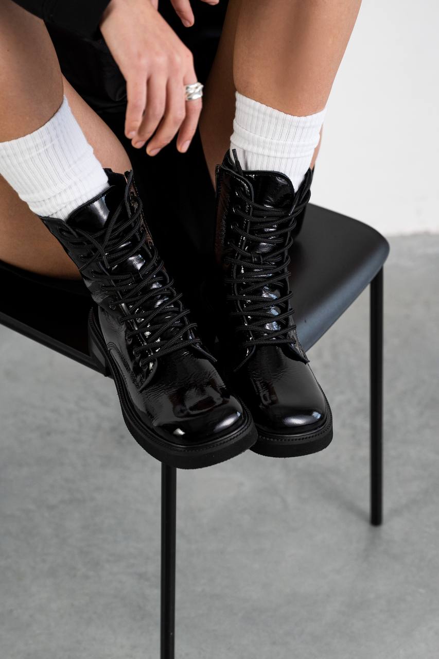 Від хутряних балеток до утеплених лоферів: головні тренди взуття холодного сезону