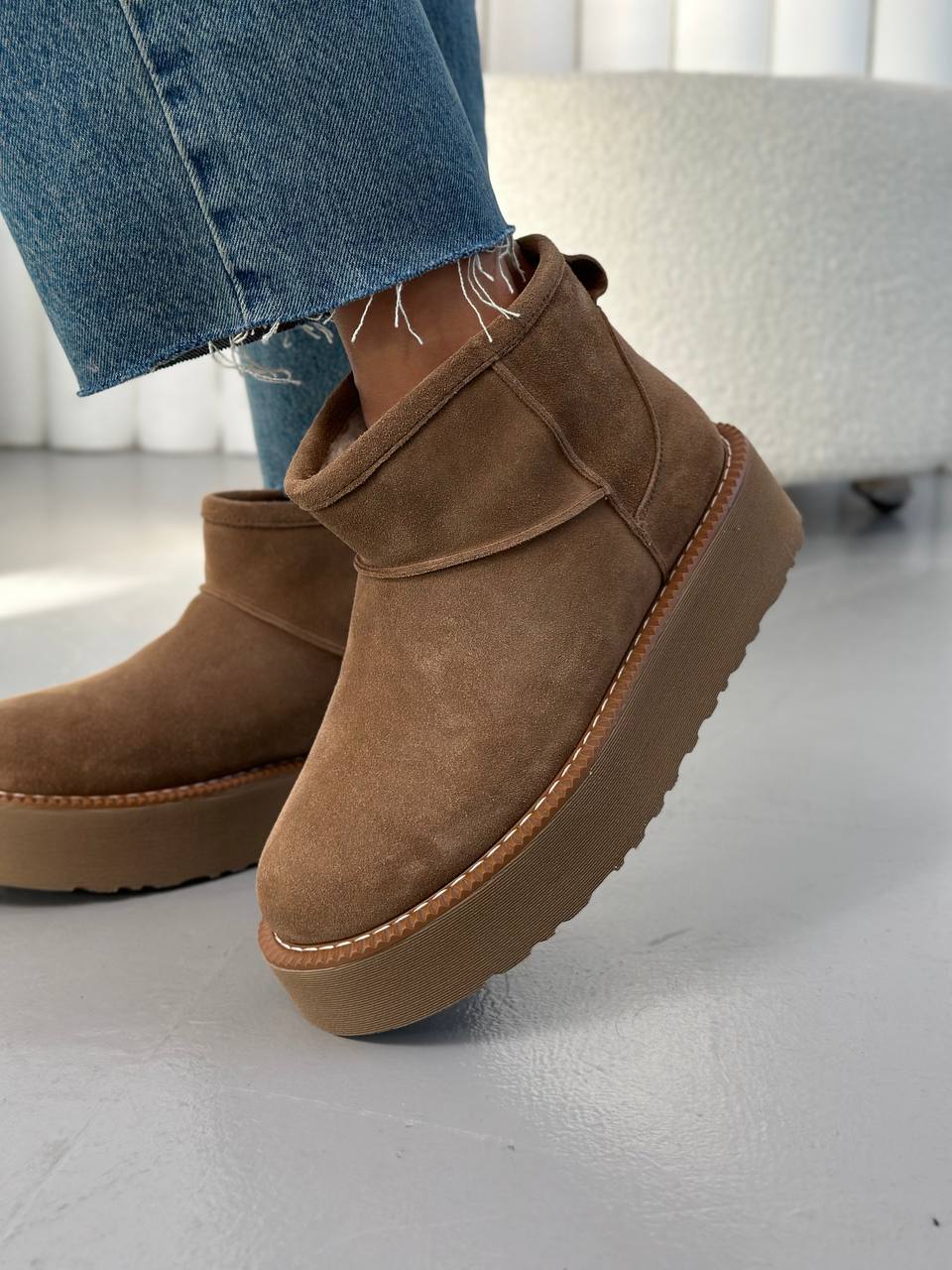 Від хутряних балеток до утеплених лоферів: головні тренди взуття холодного сезону