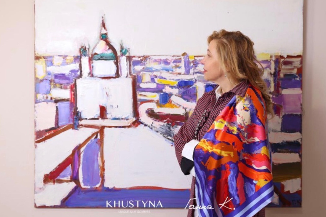 Світло, що не згасає: KHUSTYNA та Ганна Криволап презентували колекцію шовкових хустин Luminescence