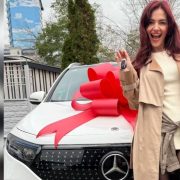 Анджелина Джоли показала шрам после мастэктомии на обложке Time