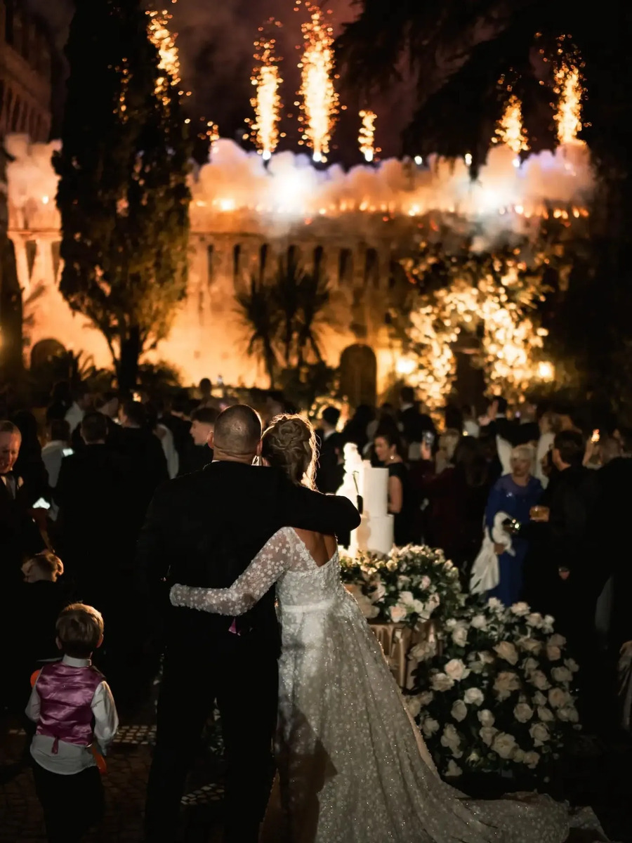 В сети появились первые фотографии со свадьбы Конора Макгрегора