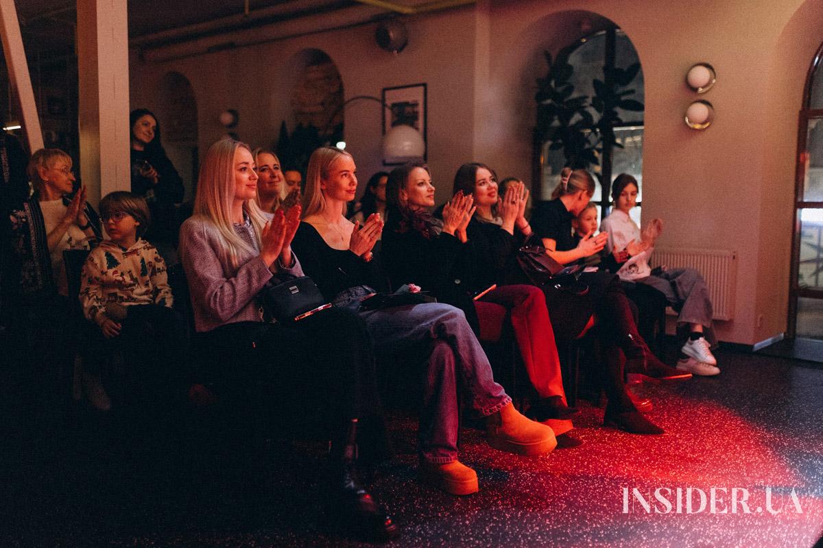 Поезія спротиву і свободи: як відбулася презентація збірки «Крила» у Києві