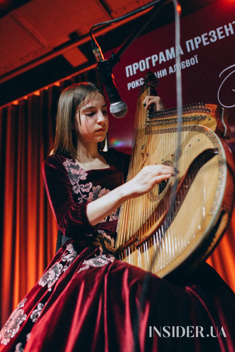 Поезія спротиву і свободи: як відбулася презентація збірки «Крила» у Києві