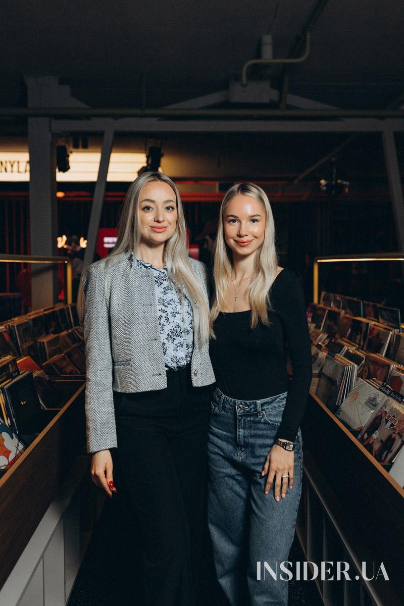 Поезія спротиву і свободи: як відбулася презентація збірки «Крила» у Києві