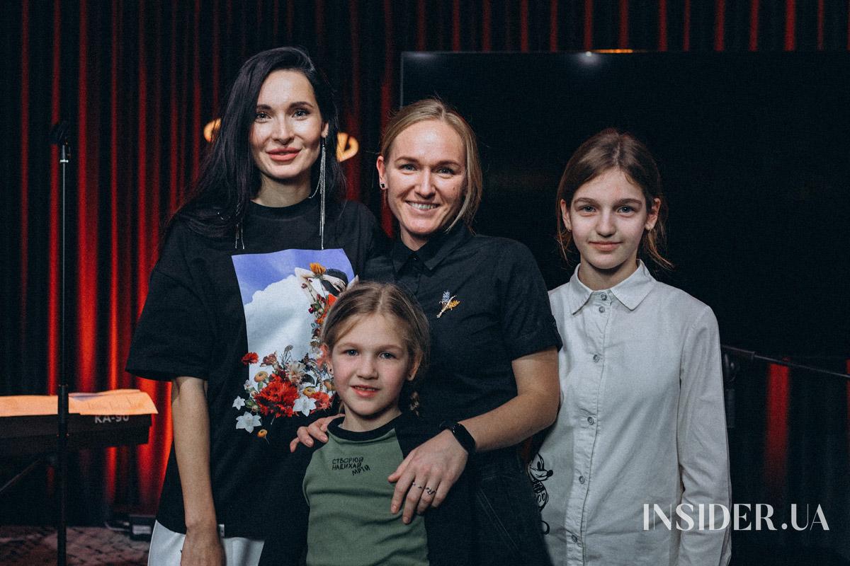 Поезія спротиву і свободи: як відбулася презентація збірки «Крила» у Києві