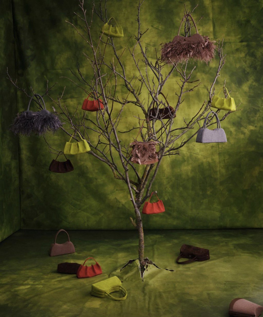 Театральна естетика у лімітованій колекції POELLE x the COAT by Katya Silchenko