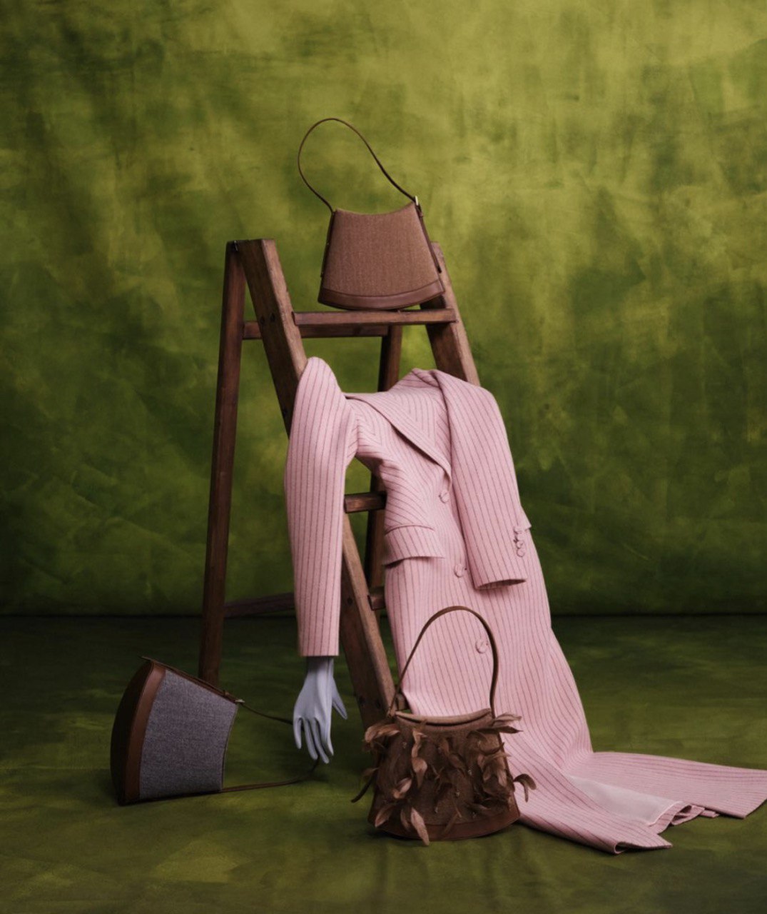 Театральна естетика у лімітованій колекції POELLE x the COAT by Katya Silchenko