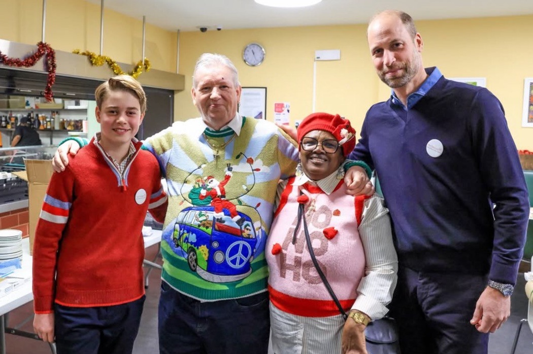 Принц Уильям с сыном Джорджем приготовил рождественский обед для нуждающихся