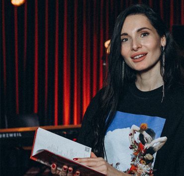 Поезія опору і свободи: як відбулася презентація збірки &laquo;Крила&raquo; у Києві