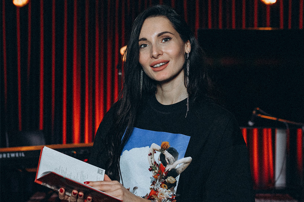 Поезія спротиву і свободи: як відбулася презентація збірки &laquo;Крила&raquo; у Києві