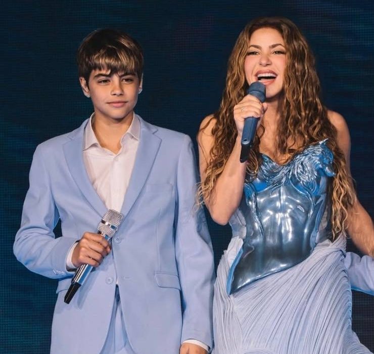 Зворушливо: Шакіра вперше заспівала зі своїми синами