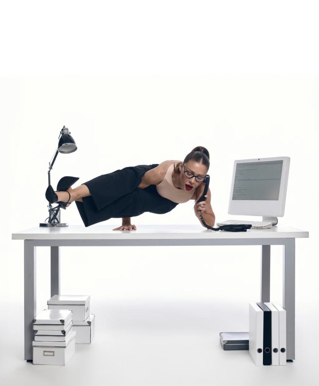 Тіло як маніфест: Тіна Кароль та VISHNI випустили лімітовану колекцію одягу