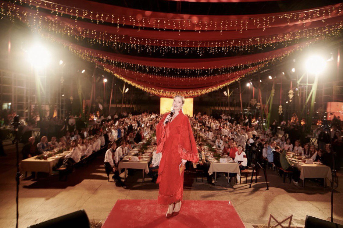 500 гостей й 150 кг куті: Катя Осадча влаштувала найбільшу в країні родинну вечерю на Різдво