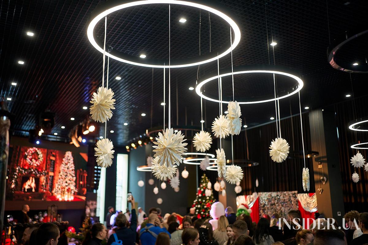 Як минув благодійний захід для дітей захисників &laquo;За хвилину до Різдва&raquo;