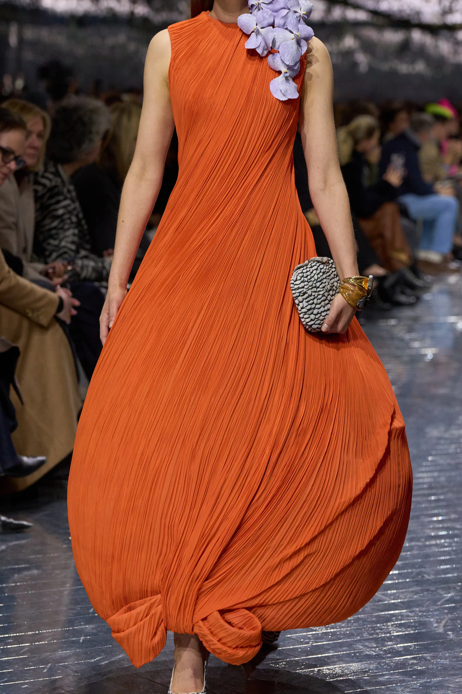 Квіти та в&rsquo;язані фактури: ключові образи кутюрної колекції Dior