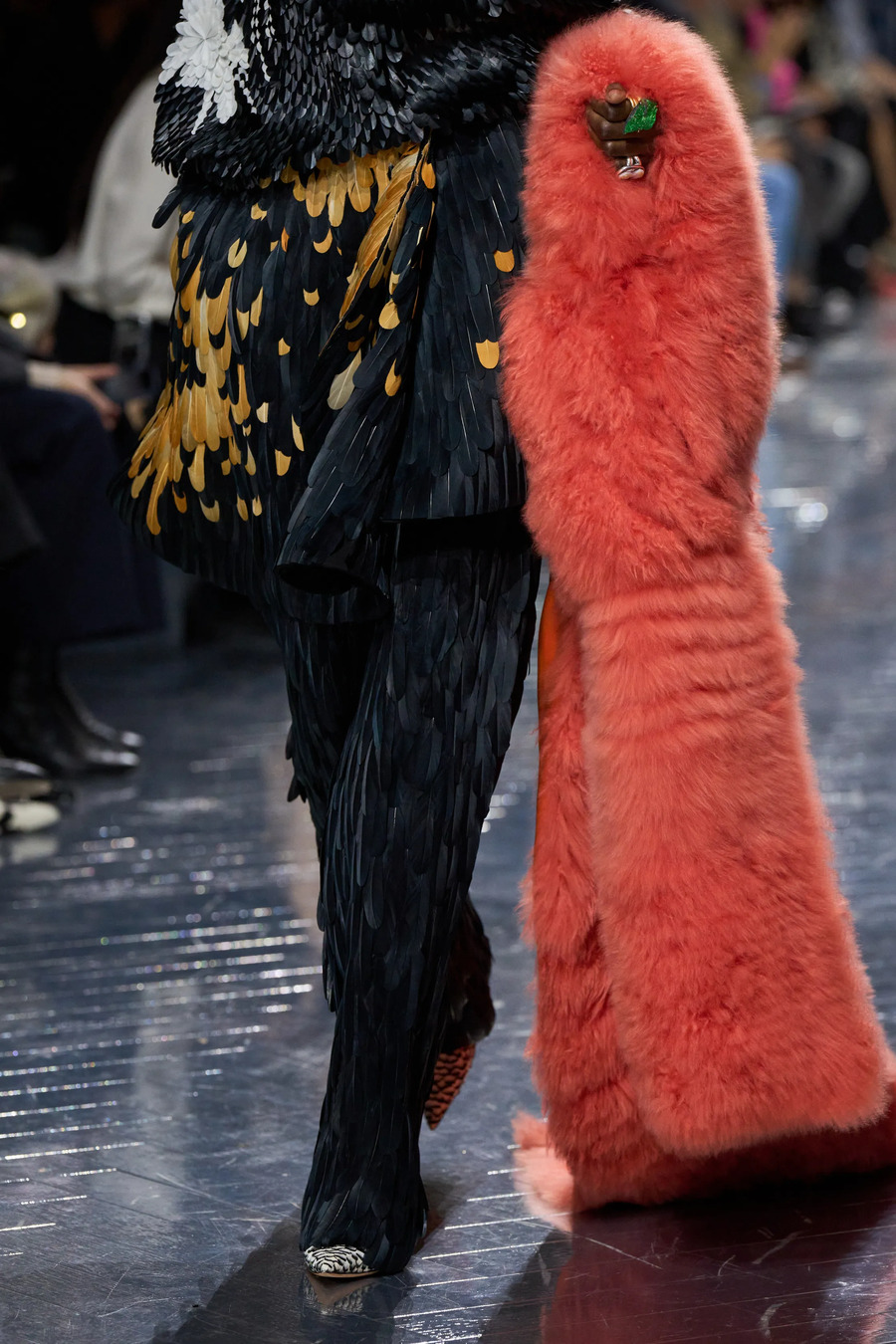 Квіти та в&rsquo;язані фактури: ключові образи кутюрної колекції Dior