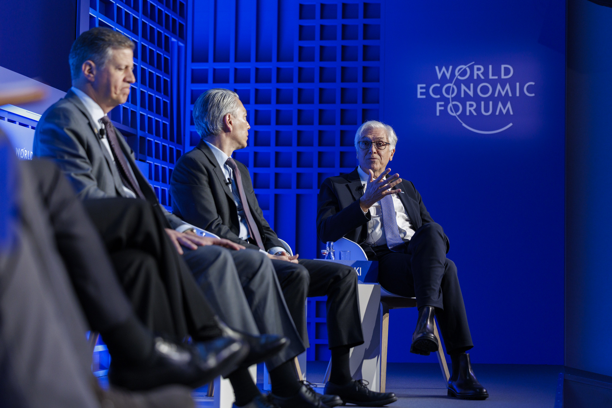 Нотатки з Давоса: окуляри Макрона, кулуари й розмови про майбутнє