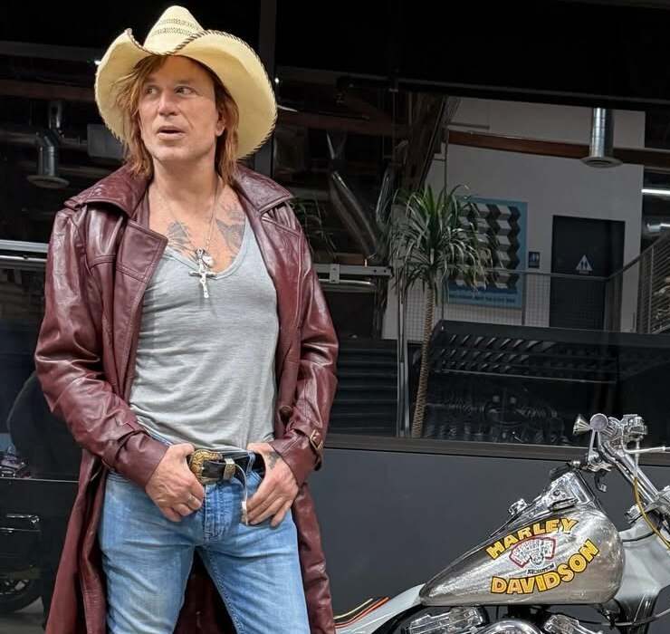 Актор Міккі Рурк ризикує втратити дім