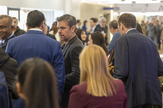 Нотатки з Давоса: окуляри Макрона, кулуари й розмови про майбутнє