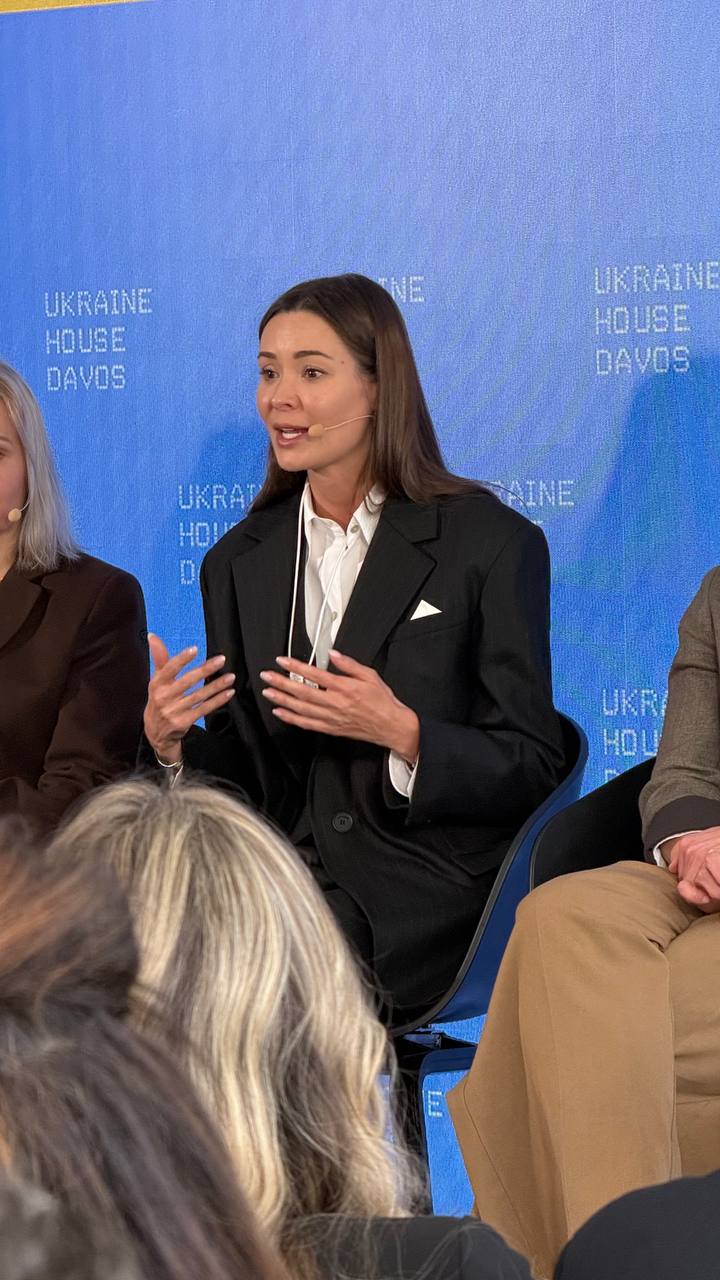 Нотатки з Давоса: окуляри Макрона, кулуари й розмови про майбутнє