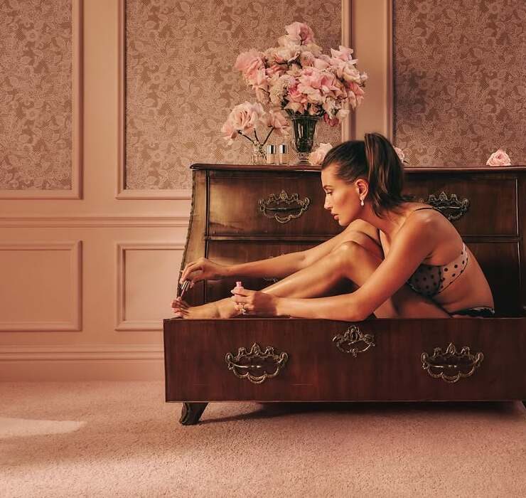 25 років потому: Гейлі Бібер повторила образ Жизель Бюндхен