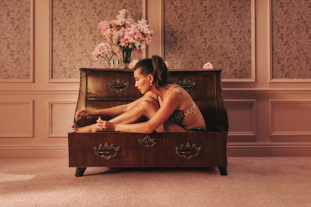 25 років потому: Гейлі Бібер повторила образ Жизель Бюндхен