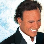 82-річного Хуліо Іглесіаса звинуватили в сексуалізованому насильстві