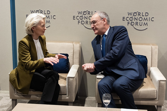 Нотатки з Давоса: окуляри Макрона, кулуари й розмови про майбутнє