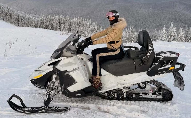 Сімейна ідилія: Леся Нікітюк відпочиває з родиною в Карпатах