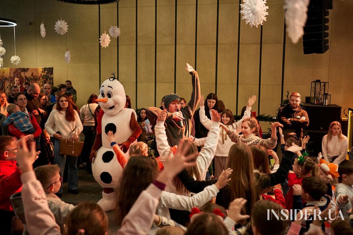 Як минув благодійний захід для дітей захисників &laquo;За хвилину до Різдва&raquo;