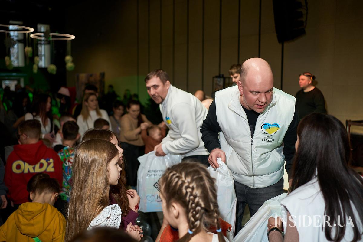 Як минув благодійний захід для дітей захисників «За хвилину до Різдва»