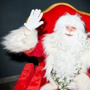 &laquo;Лише через адвокатів&raquo;: з&rsquo;явилися нові подробиці скандалу в родині Бекхемів