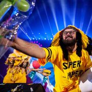 10 головних серіалів січня: повернення &laquo;Бріджертонів&raquo; та кінодебют Белли Хадід