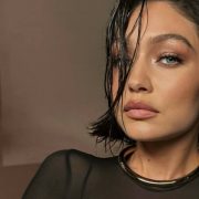 День в музее: Джиджи Хадид с отцом и дочкой в &laquo;Метрополитене&raquo;