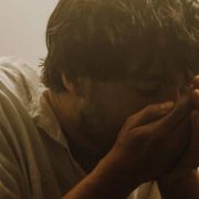 Парта зі слідами обстрілів: у Страсбурзі відкрили виставку про освіту в Україні під час війни