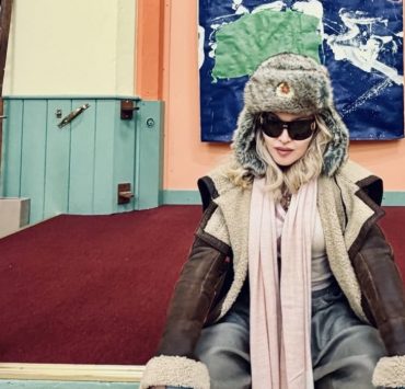 Мадонна возмутила украинцев фотографией в шапке с гербом СССР