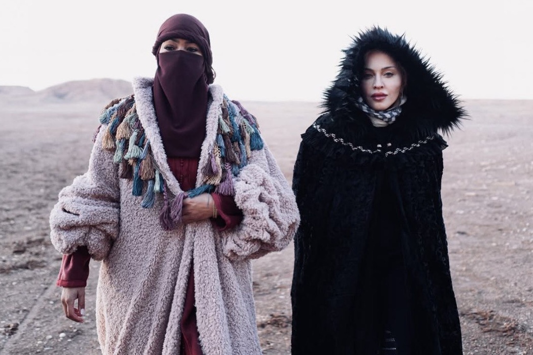 Серед пустелі: Мадонна із бойфрендом та дітьми відпочиває в Марокко