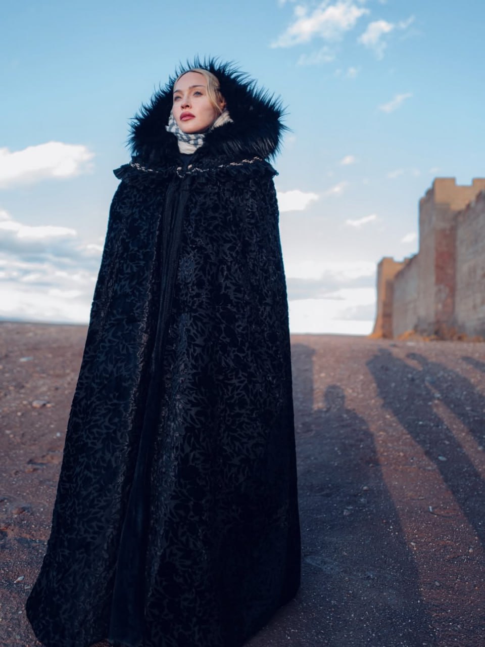 Серед пустелі: Мадонна із бойфрендом та дітьми відпочиває в Марокко