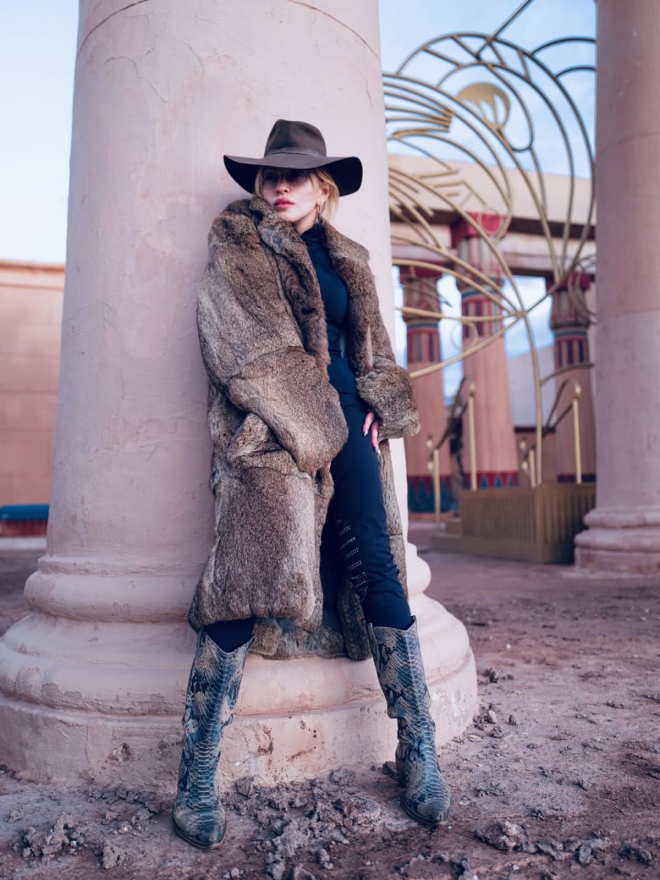 Серед пустелі: Мадонна із бойфрендом та дітьми відпочиває в Марокко