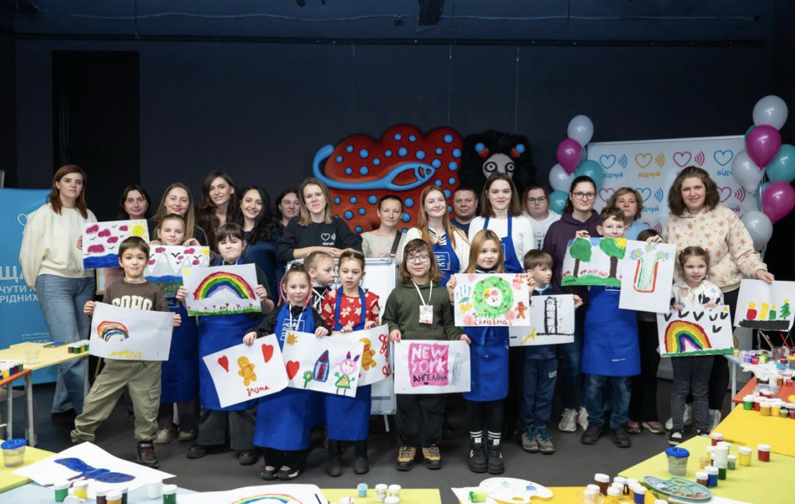 Коли мода дарує сенс: Mint x &laquo;Відчуй&raquo; перетворює дитячі малюнки на fashion-принт