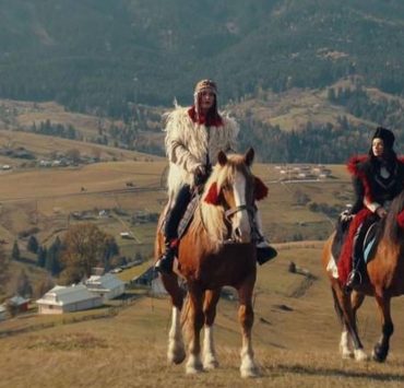 Злата Огневич и Юля Юрина сняли клип в Карпатах: премьера «Беньки-бубеньки»