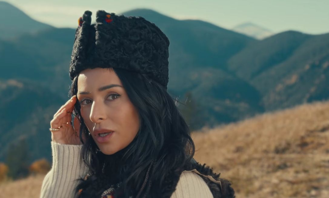 Злата Огневич и Юля Юрина сняли клип в Карпатах: премьера «Беньки-бубеньки»